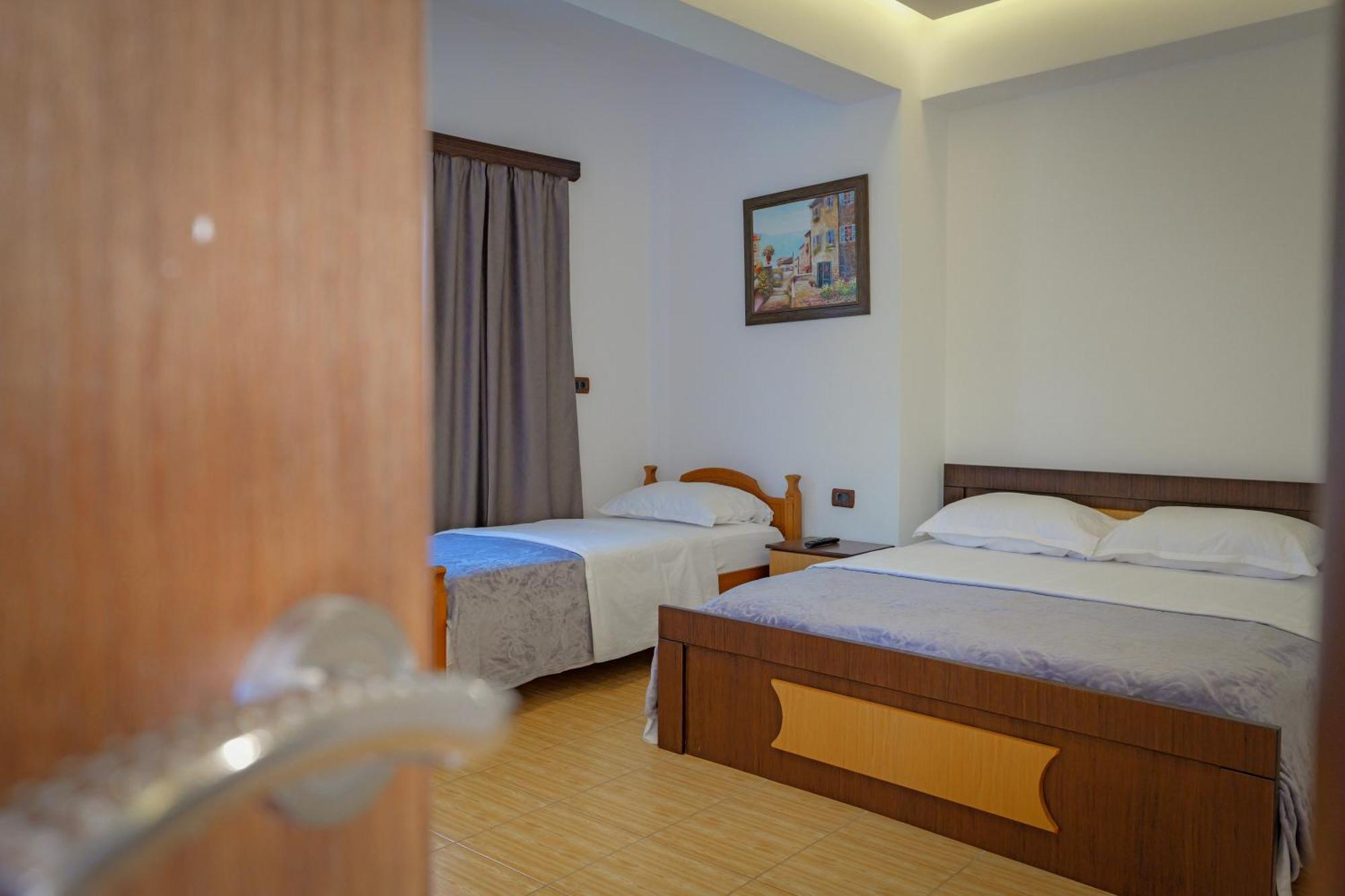 Hotel En Ad Ksamil Esterno foto