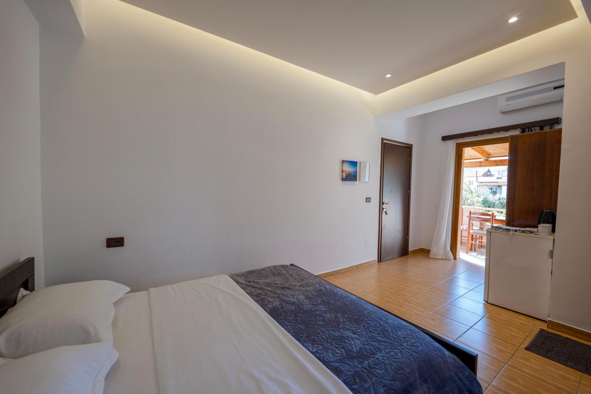 Hotel En Ad Ksamil Esterno foto