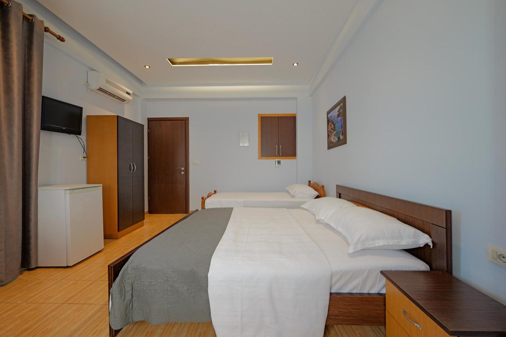 Hotel En Ad Ksamil Esterno foto