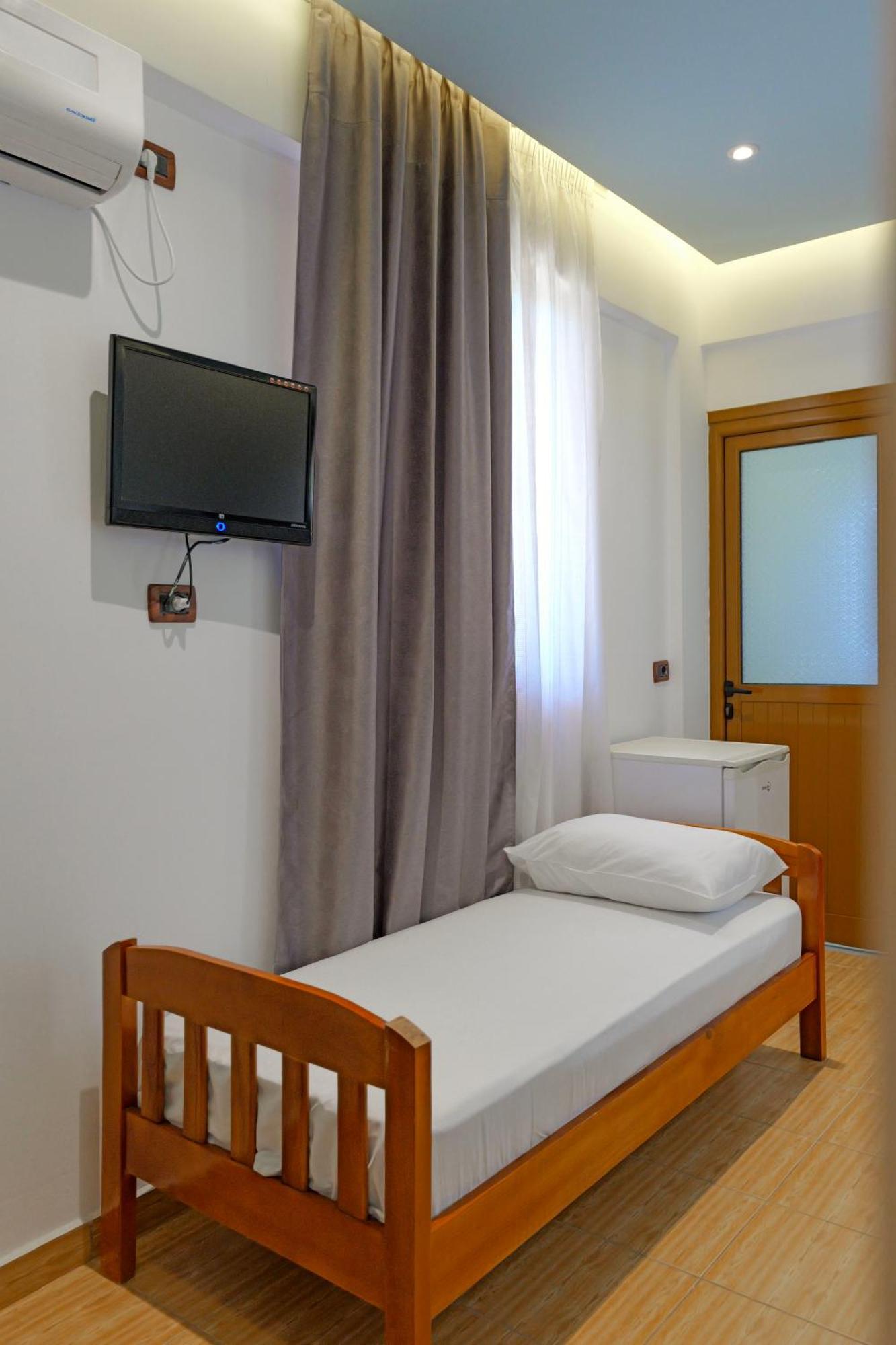 Hotel En Ad Ksamil Esterno foto